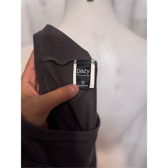 Crop top  - Picture 4 of 6